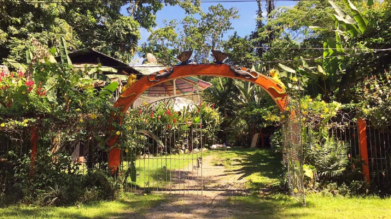 Madre Selva Hostel Puerto Viejo de Talamanca Екстер'єр фото
