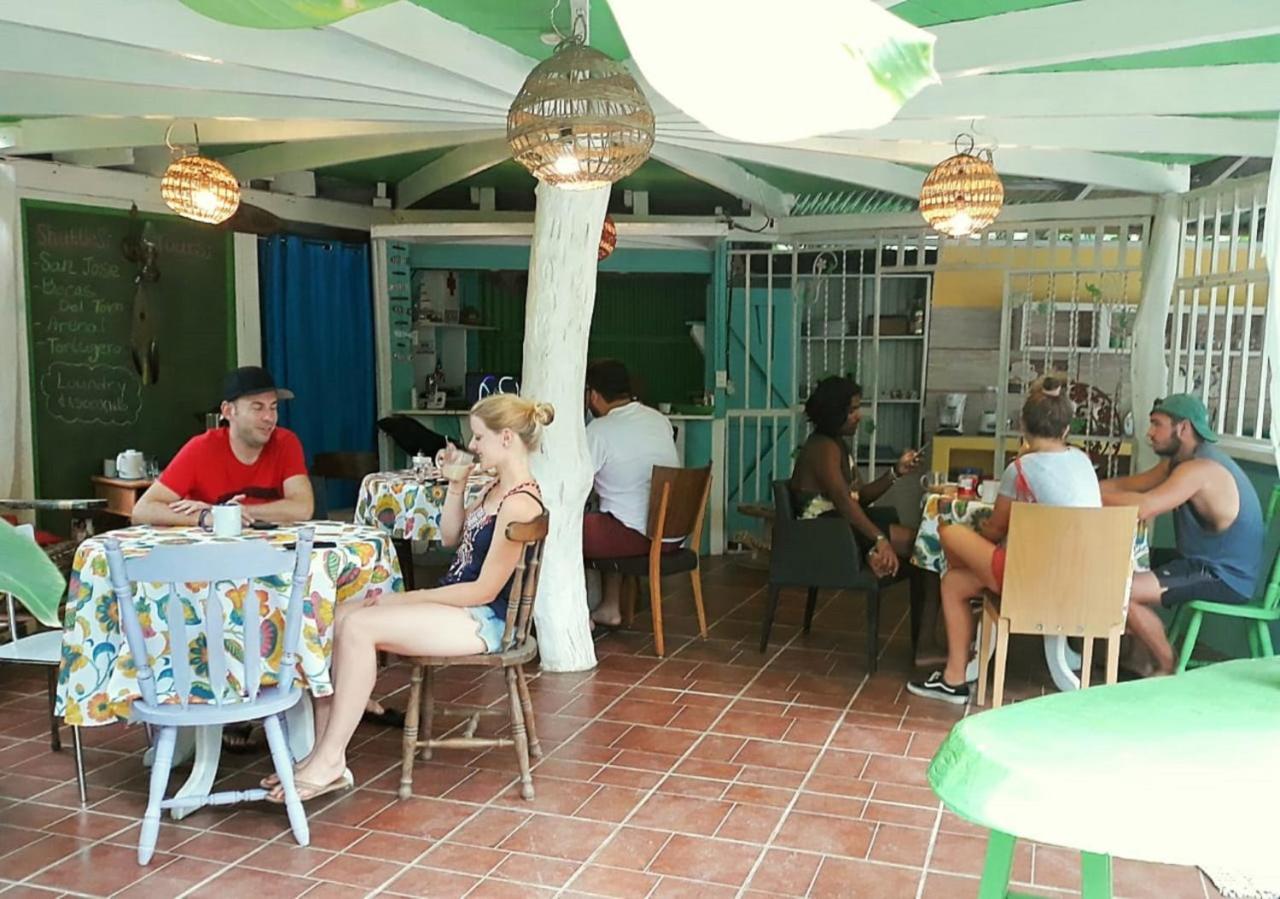 Madre Selva Hostel Puerto Viejo de Talamanca Екстер'єр фото